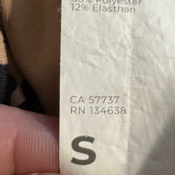 Fabletics leggings. - Picture 8 of 9